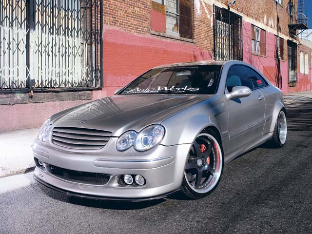 0604_et_benz_clk_widebody_benz_front_right_panel_view_z.jpg